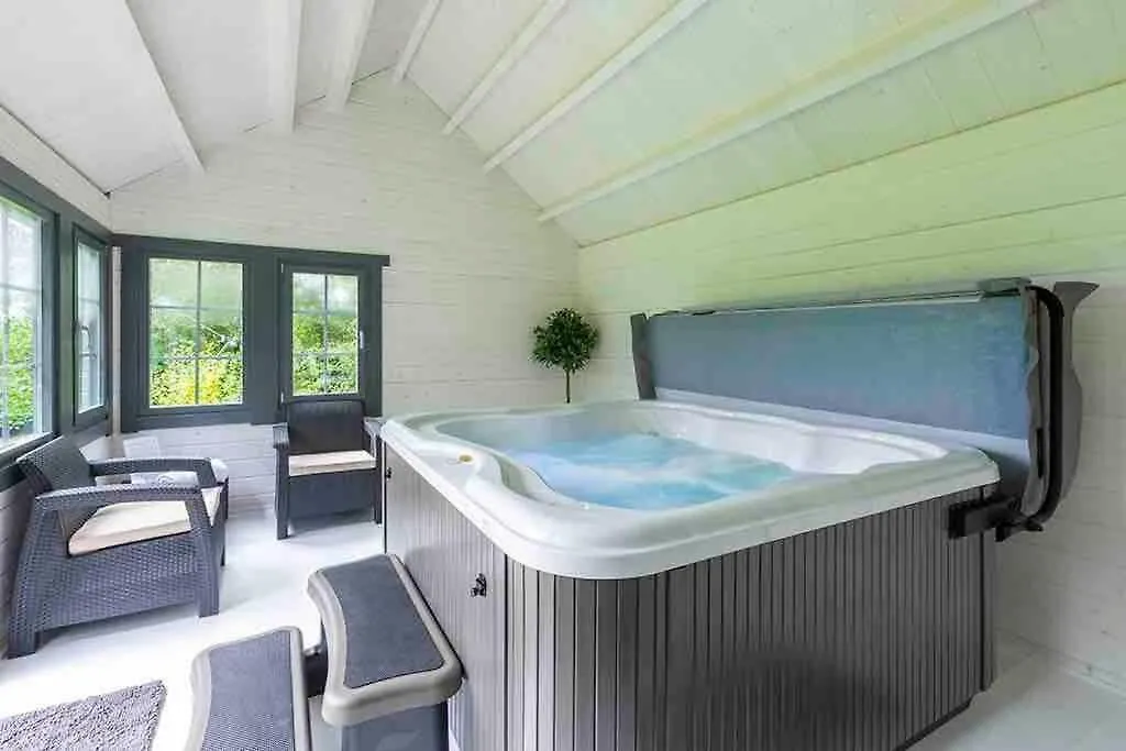 The Stables With Jacuzzi & Tennis Court York